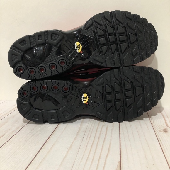 🔴SOLD🔴Nike Air Max Plus TN Tuned UNIVERSITY Red - Picture 5 of 11
